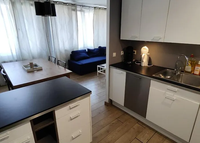 Center Of Lille, Spacious & Cozy * ليل
